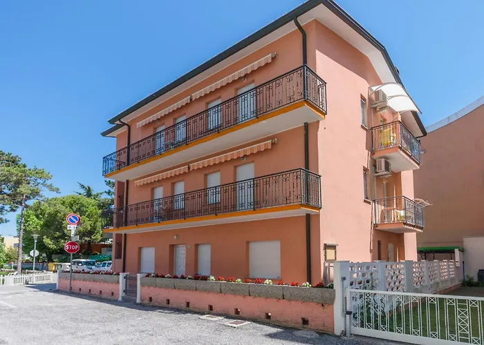 Cozy A Few Steps From The